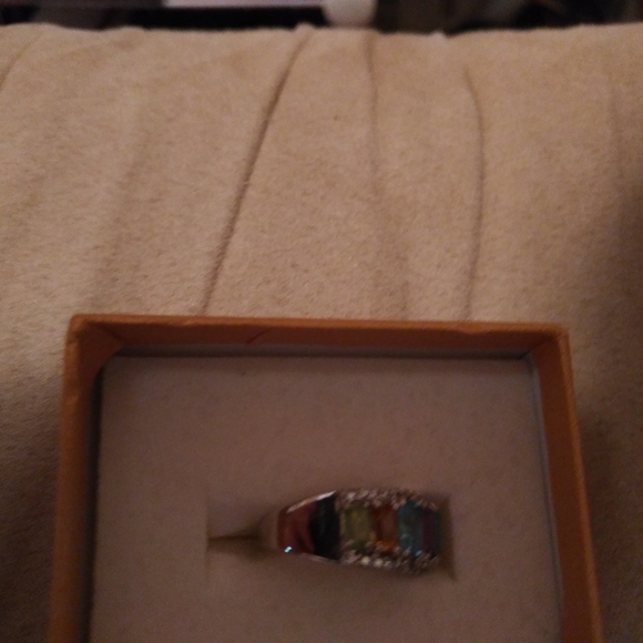 Brand new (without tags) Sterling silver ring - Picture 2 of 4